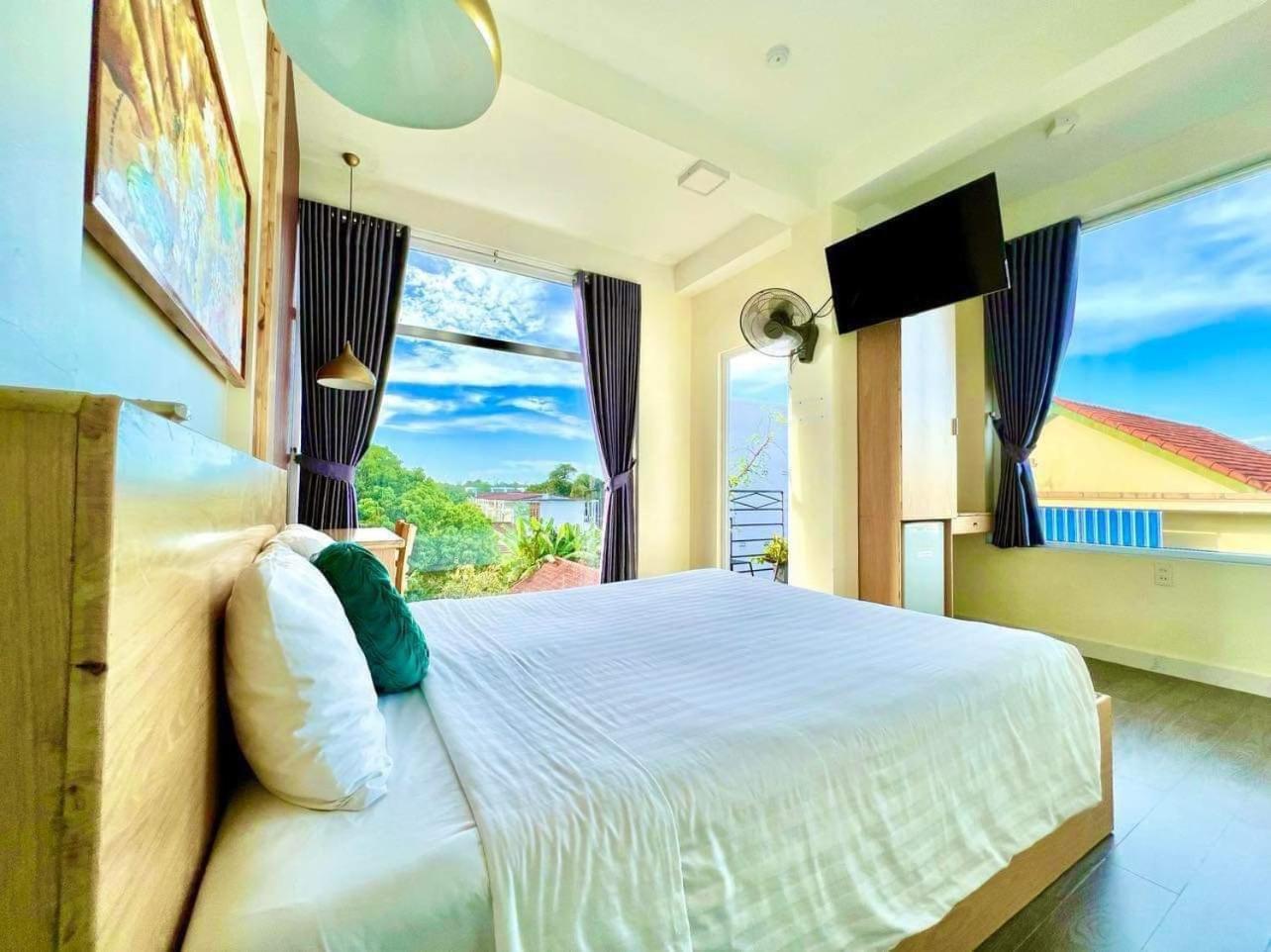 Hue Four Seasons Hotel Bagian luar foto